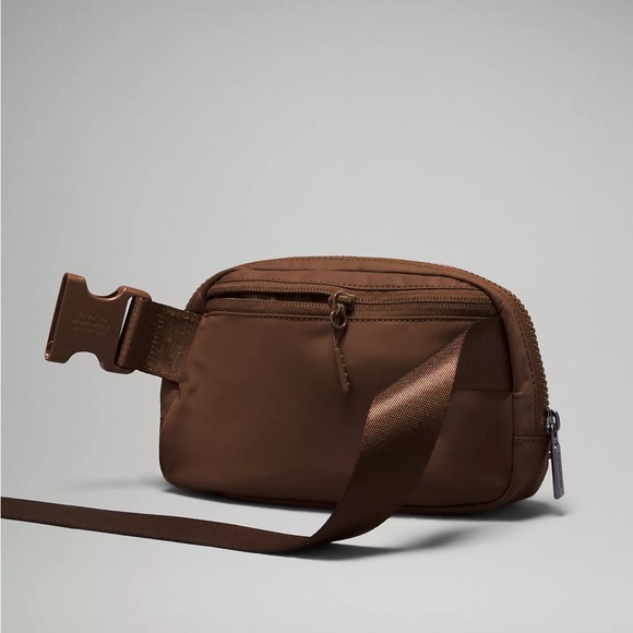 Lululemon Everywhere Belt Bag 1L in Java | Chocolate Brown - Picture 2 of 11